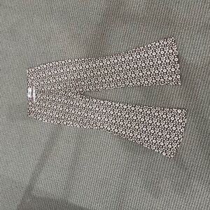 Cute patterned flare leggings